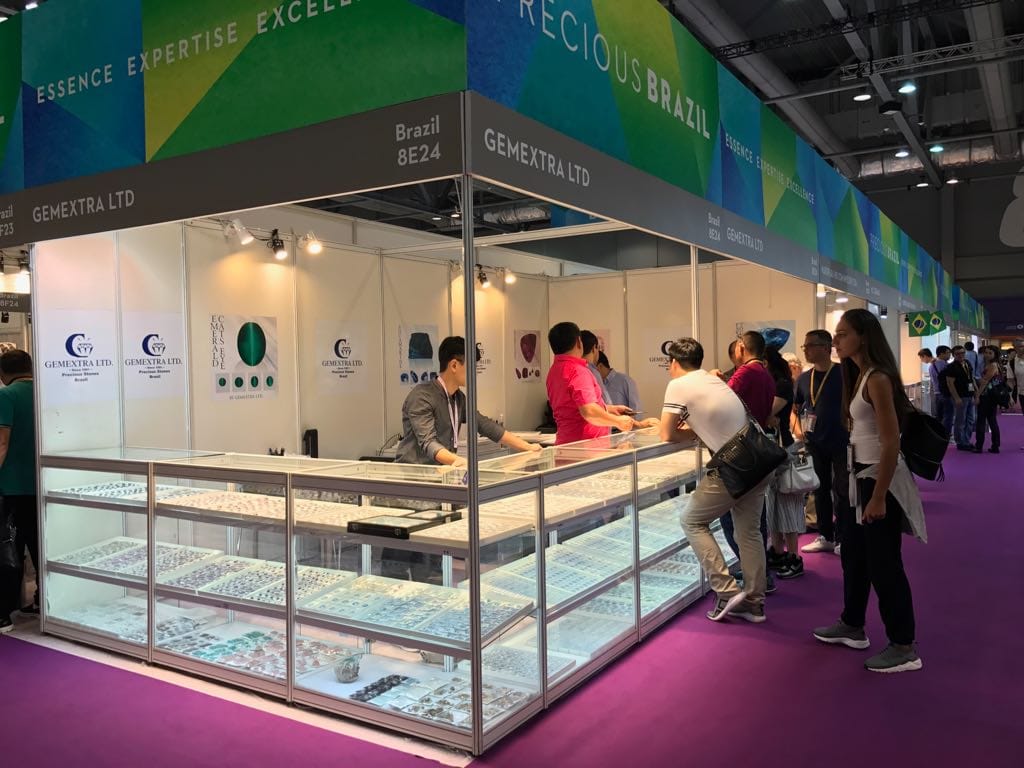 Empresas brasileiras participam de feira de gemas em Hong Kong